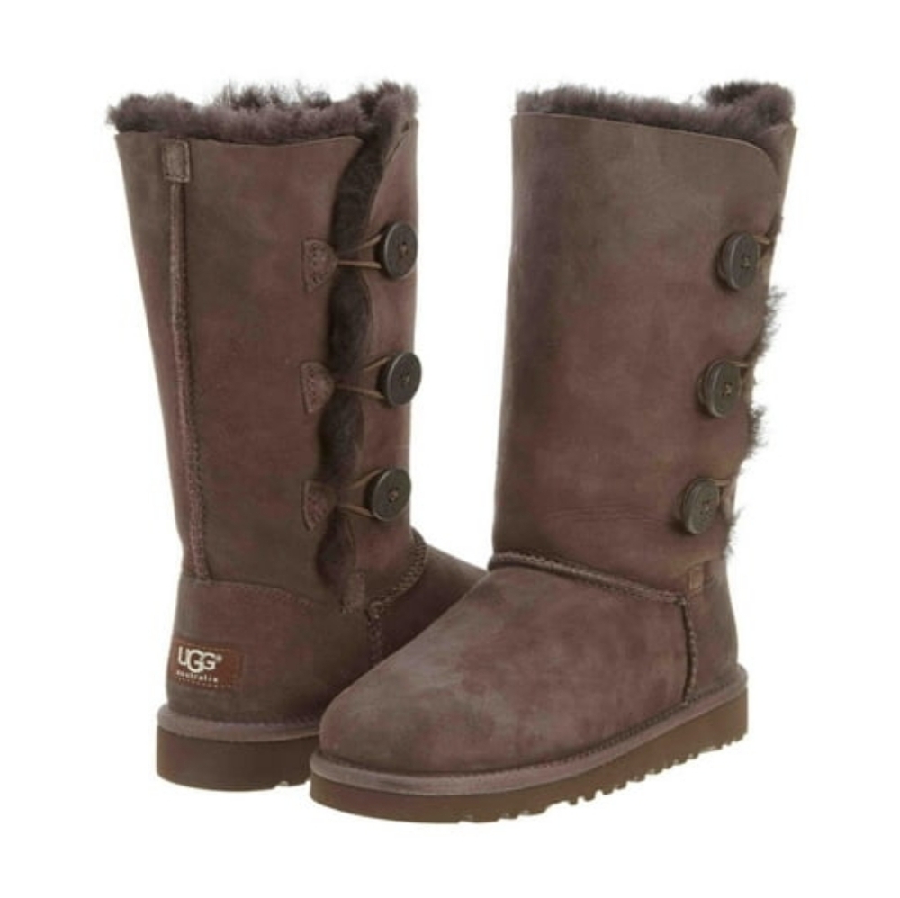 👢UGG Bailey Button Triplet ll Boot 3 Buttons. Color Dark Brown. Size 13 Kids.